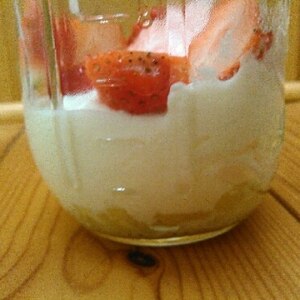 メイソンジャー♡林檎煮と苺とマシュマロのヨーグルト